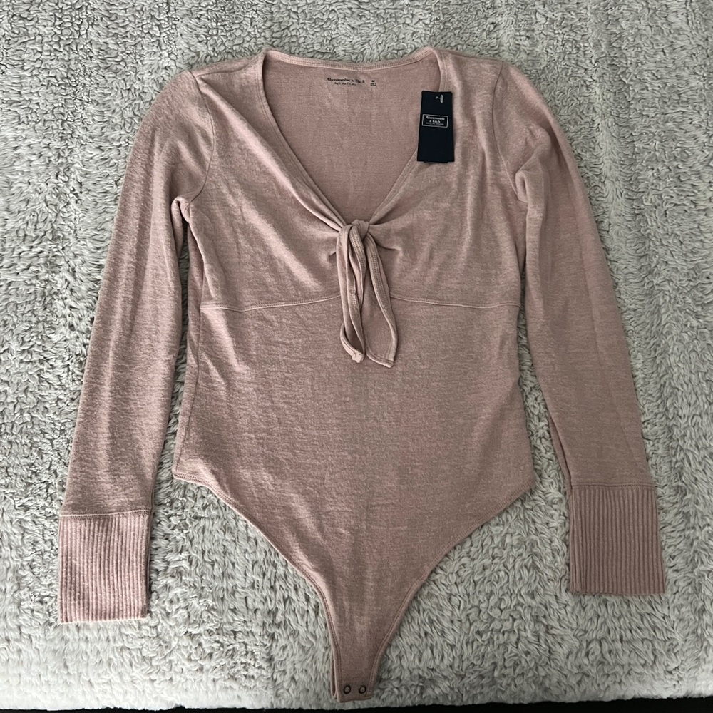 SOLD ❤️ NWT Abercrombie Bodysuit